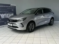 Quarz silber metallic (metallic) Gebraucht 2024 Opel Grandland X Ultimate SUV | 25.690 € (Guter Preis)