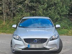 Silber Gebraucht 2015 Volvo V40 Ocean Race Coupé | 8.499 €