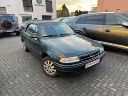 Grün Gebraucht 1994 Opel Astra Cabriolet Cabrio | 1.500 €