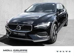 Black solid ´stone´ / solid Gebraucht 2022 Volvo V60 CC Plus Kombi | 37.480 € (Superpreis)