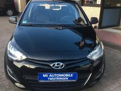 Schwarz Gebraucht 2014 Hyundai i20 Edition Kleinwagen | 5.000 € (Fairer Preis)