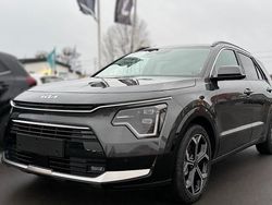 Grau Neu 2025 Kia Niro Spirit SUV | 35.973 € (Etwas zu teuer)