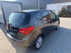 Grau Gebraucht 2016 Opel Meriva drive Van / Kleinbus | 4.490 € (Superpreis)