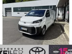 Weiß Gebraucht 2024 Toyota Proace Van | 32.690 € (Fairer Preis)