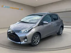 Grau Gebraucht 2015 Toyota Yaris Club Kleinwagen | 9.990 € (Fairer Preis)