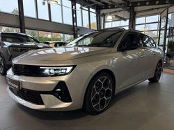 Kristall silber metallic Gebraucht 2024 Opel Astra Ultimate Kombi | 26.395 € (Fairer Preis)