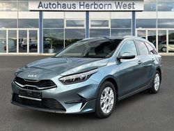 Grau Gebraucht 2024 Kia Ceed Sportswagon Gold Kombi | 20.950 € (Superpreis)