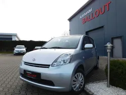 Silber Gebraucht 2006 Daihatsu Sirion Kleinwagen | 4.999 €