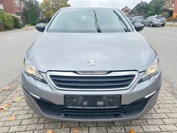 Grau Gebraucht 2014 Peugeot 308 Access Limousine | 5.999 € (Etwas zu teuer)