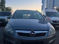 Grau Gebraucht 2006 Opel Zafira Van / Kleinbus | 2.299 € (Superpreis)