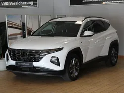 Weiss Gebraucht 2022 Hyundai Tucson Trend SUV | 27.900 € (Fairer Preis)