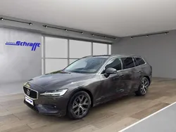 Platinum grey / metallic Gebraucht 2024 Volvo V60 Core Kombi | 41.690 € (Fairer Preis)