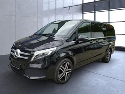 Obsidianschwarz metallic Gebraucht 2021 Mercedes V250 Van / Kleinbus | 52.390 € (Teuer)
