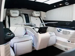 Schwarz Neu 2024 Mercedes EQV300 Van / Kleinbus | 285.600 €