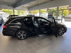 Obsidianschwarz Gebraucht 2022 Mercedes E220 Kombi | 30.999 € (Guter Preis)