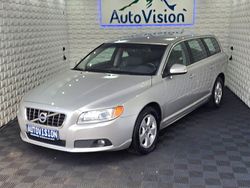 Silber Gebraucht 2010 Volvo V70 Momentum Kombi | 3.950 €