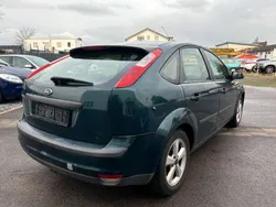 Grün Gebraucht 2005 Ford Focus Trend Kombi | 2.300 € (Fairer Preis)