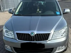 Grau Gebraucht 2013 Skoda Octavia Kombi | 8.500 € (Guter Preis)