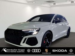 Gletscherweiß metallic Gebraucht 2025 Audi RS3 Sportback Kleinwagen | 65.501 € (Superpreis)