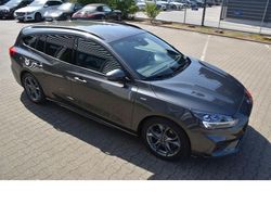 Grau Gebraucht 2021 Ford Focus ST-Line Kombi | 12.599 € (Teuer)