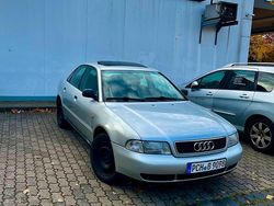 Silber Gebraucht 1995 Audi A4 Limousine | 1.100 €