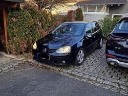 Schwarz Gebraucht 2006 VW Golf V Kleinwagen | 2.400 € (Fairer Preis)