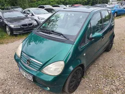 Grün Gebraucht 2000 Mercedes A160 Elegance Limousine | 1.270 € (Fairer Preis)