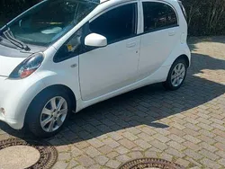 Weiß Gebraucht 2011 Mitsubishi i-MiEV Kleinwagen | 2.980 €