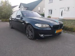 Blau Gebraucht 2012 BMW 520 M Performance Kombi | 11.000 €