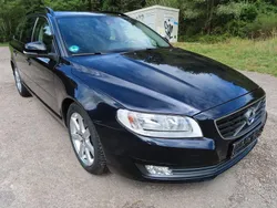 Blau Gebraucht 2016 Volvo V70 Kombi | 17.950 €