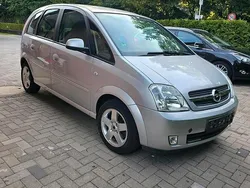 Grau Gebraucht 2003 Opel Meriva Van / Kleinbus | 3.000 € (Etwas zu teuer)