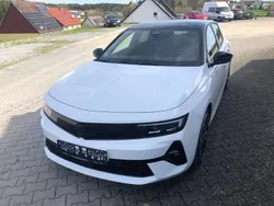 Jade weiss/arktis weiss Gebraucht 2022 Opel Astra GS Line Limousine | 25.900 € (Fairer Preis)