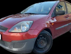 Rot Gebraucht 2007 Ford Fiesta Ambiente Kleinwagen | 900 € (Superpreis)