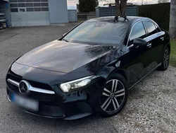 Schwarz Gebraucht 2020 Mercedes A200 AMG line Limousine | 17.800 € (Superpreis)