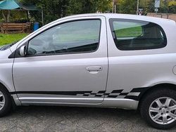 Silber Gebraucht 2005 Toyota Yaris Kombi | 1.700 € (Guter Preis)