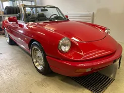 Rot Gebraucht 1992 Alfa Romeo Spider Cabrio | 13.894 €