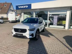 Weiß Neu 2025 Volvo XC40 Plus SUV | 54.139 €