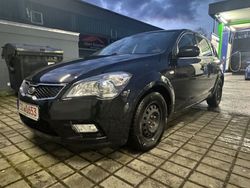 Schwarz Gebraucht 2012 Kia Ceed Edition 7 Limousine | 6.500 € (Guter Preis)
