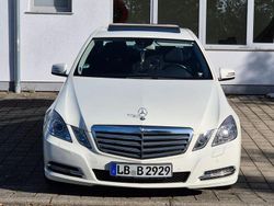 Weiß Gebraucht 2010 Mercedes E220 Avantgarde Limousine | 15.999 € (Etwas zu teuer)