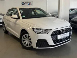 Weiß Gebraucht 2020 Audi A1 Ambiente Kleinwagen | 14.950 €