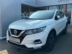 Weiß Gebraucht 2018 Nissan Qashqai N-Connecta SUV | 15.900 € (Fairer Preis)