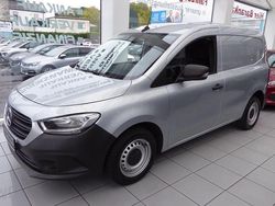Silber Gebraucht 2022 Mercedes Citan 108 Van / Kleinbus | 16.990 € (Fairer Preis)