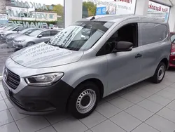 Silber Gebraucht 2022 Mercedes Citan 108 Van / Kleinbus | 17.990 € (Fairer Preis)