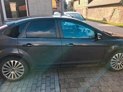 Blau Gebraucht 2009 Ford Focus Limousine | 2.399 € (Fairer Preis)