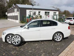 Weiß Gebraucht 2011 BMW 325 Sport Line Limousine | 12.900 € (Fairer Preis)