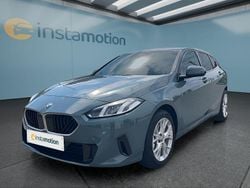 Grün Neu 2025 BMW 118 Kleinwagen | 42.999 € (Teuer)