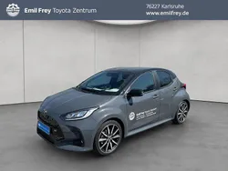Storm grey/dach mysticschwarz mi Gebraucht 2025 Toyota Yaris Hybrid Sport Limousine | 31.890 € (Teuer)