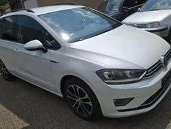 Weiß Gebraucht 2015 VW Golf Sportsvan LOUNGE Van / Kleinbus | 15.999 € (Fairer Preis)