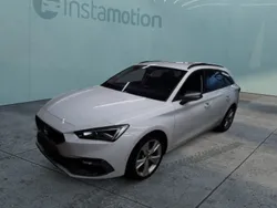 Weiß Gebraucht 2024 Seat Leon FR Van / Kleinbus | 26.401 € (Fairer Preis)