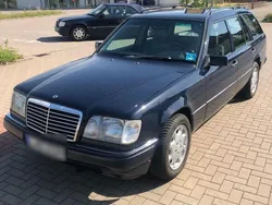 Blau Gebraucht 1995 Mercedes E280 Kombi | 22.500 €